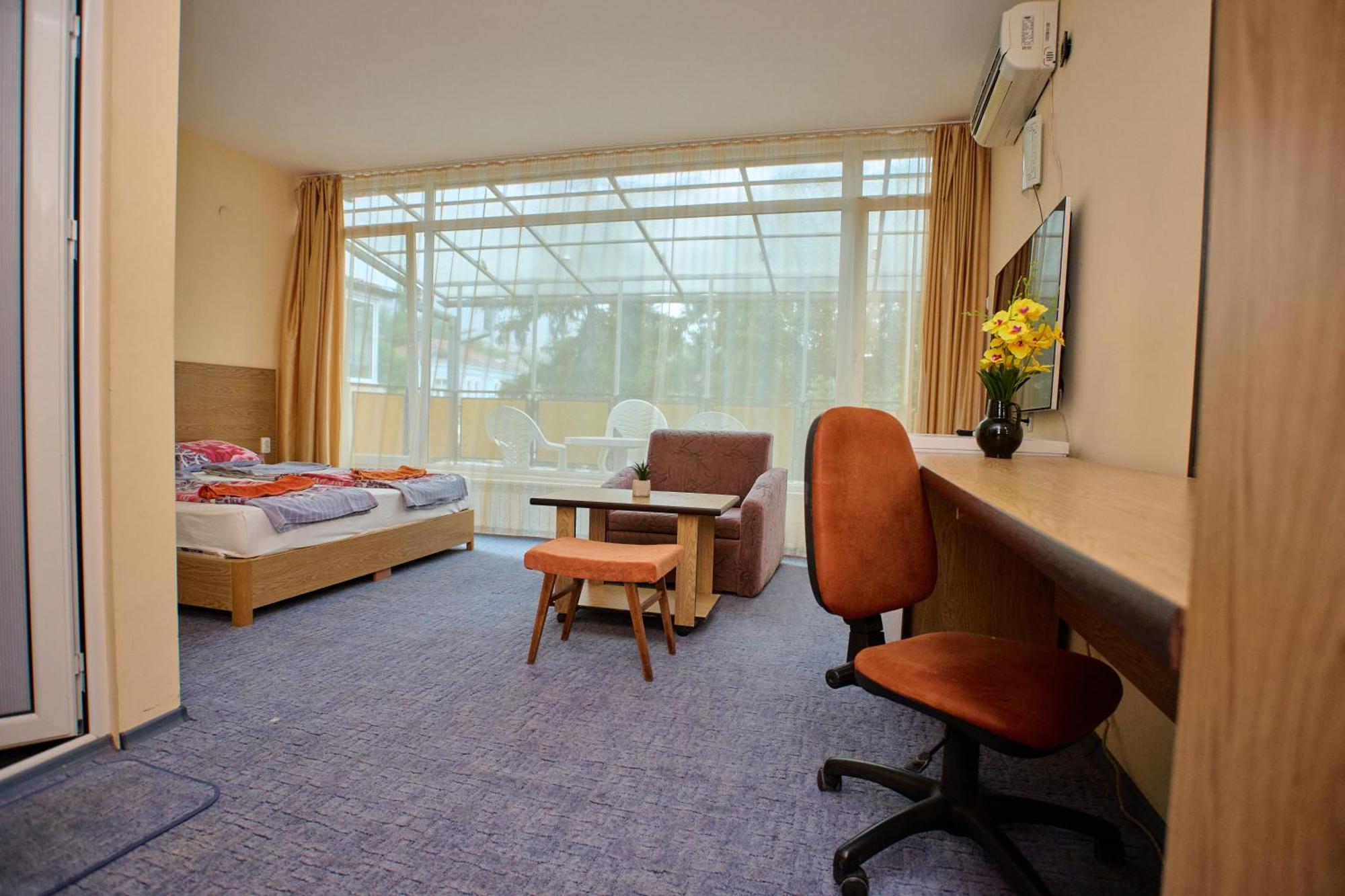 Neon Guest Rooms Schumen Exterior foto