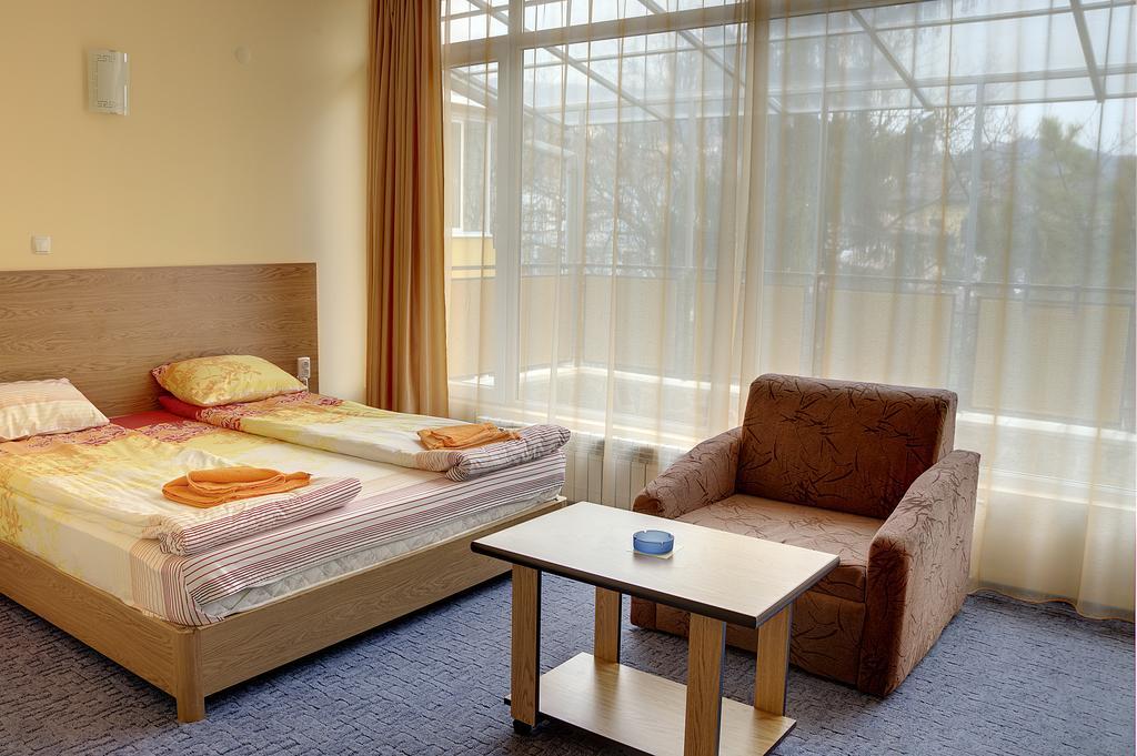 Neon Guest Rooms Schumen Zimmer foto